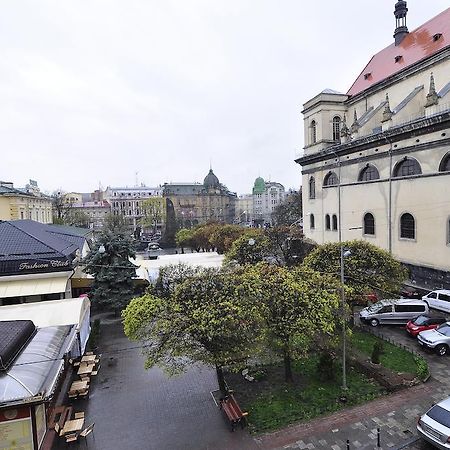 Voyager Hostel Lviv Buitenkant foto